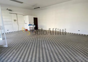 IMG-20250724-WA0042.jpg - Laboratorio Via Pietro Sacconi 3, Rimini - foto 3