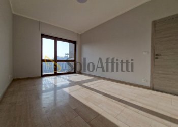 PRIMA CAMERA 1.jpg - Trilocale Torino - foto 12