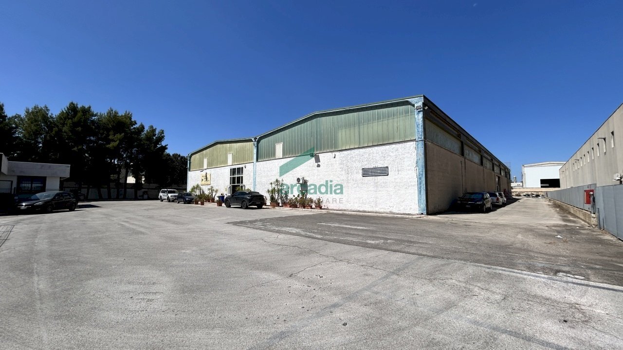 facciata - Commercial Premises SP54 km 1, Modugno - photo 1