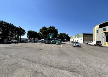 dettagli - Locale Commerciale Strada Provinciale Palese-modugno 12, Modugno - foto 17