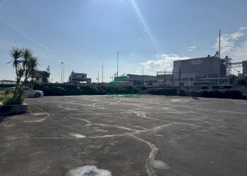 Vista piazzale - Commercial Premises S.P. 231 km 80, 660, Modugno - photo 16