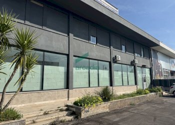 Vista palazzina Uffici - Commercial Premises S.P. 231 km 80, 660, Modugno - photo 23