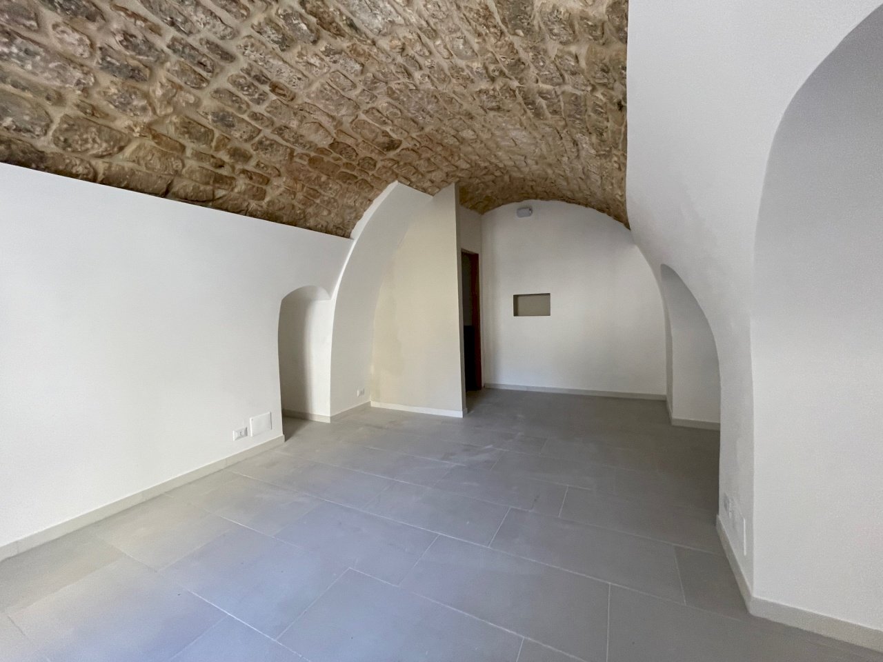 IMG_1544.jpg - Locale Commerciale Via Vincenzo Albanese, Modica - foto 3