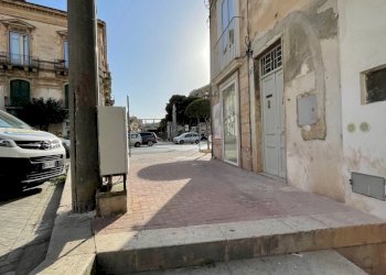 IMG_1547.jpg - Locale Commerciale Via Vincenzo Albanese, Modica - foto 5