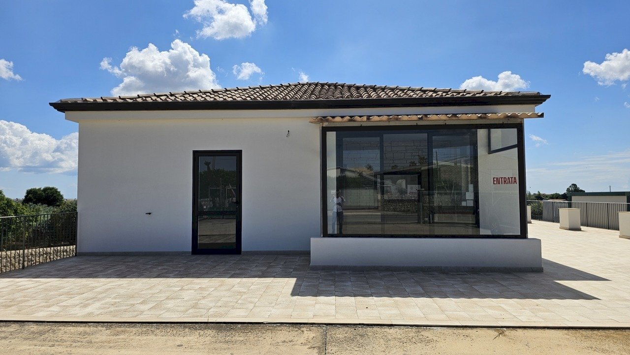 1.jpg - Locale Commerciale C.da Musebbi 51, Modica - foto 1