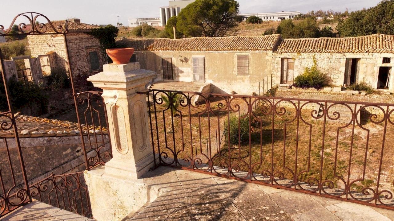 PHOTO-2024-11-29-09-47-12 2.jpg - Villa VIALE DELLE INDUSTRIE, Modica - foto 3