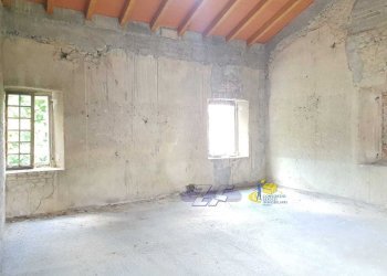 WhatsApp Image 2025-05-20 at 16.21.26 (1).jpeg - Porzione di casa Langhirano - foto 11