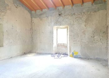 WhatsApp Image 2025-05-20 at 16.21.26.jpeg - Porzione di casa Langhirano - foto 13