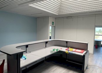 4.jpg - Commercial Premises via Forlanini, Parma - photo 1