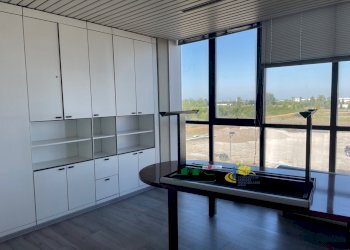 1.jpg - Commercial Premises via Forlanini, Parma - photo 3