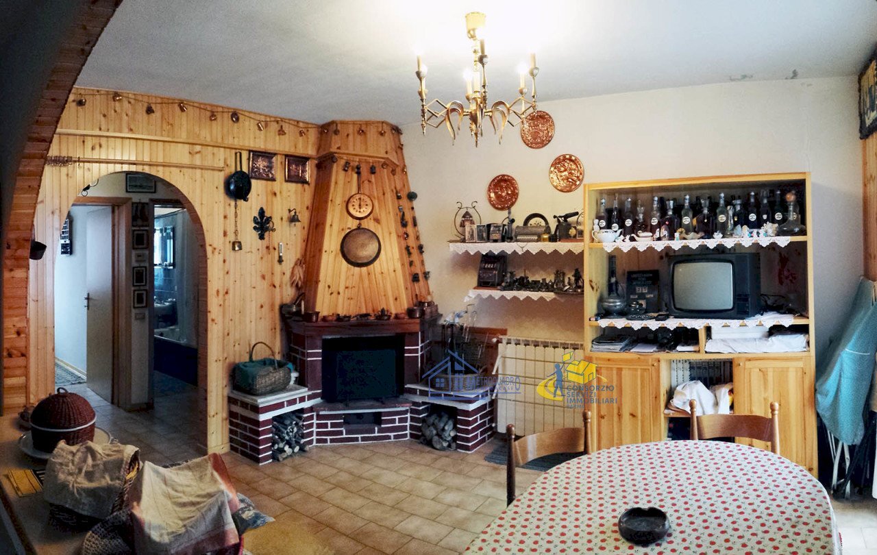 soggiorno.jpg - Trilocale Monchio delle Corti - foto 3