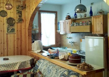 cucina.jpg - Trilocale Monchio delle Corti - foto 1