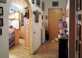 ingresso.jpg - Trilocale Monchio delle Corti - foto 2