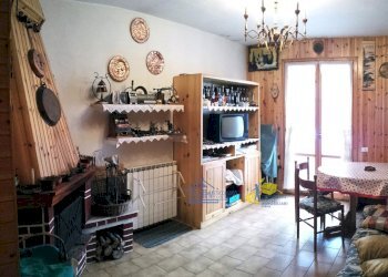 soggiorno2.jpg - Trilocale Monchio delle Corti - foto 4