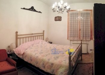 camera.jpg - Trilocale Monchio delle Corti - foto 6