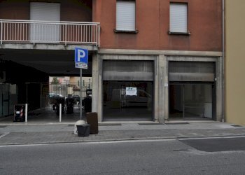 DSC_0001.JPG - Locale Commerciale via spezia 49, Collecchio - foto 2