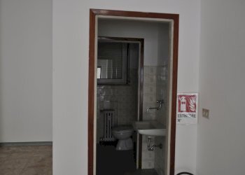 DSC_0016.JPG - Locale Commerciale via spezia 49, Collecchio - foto 16