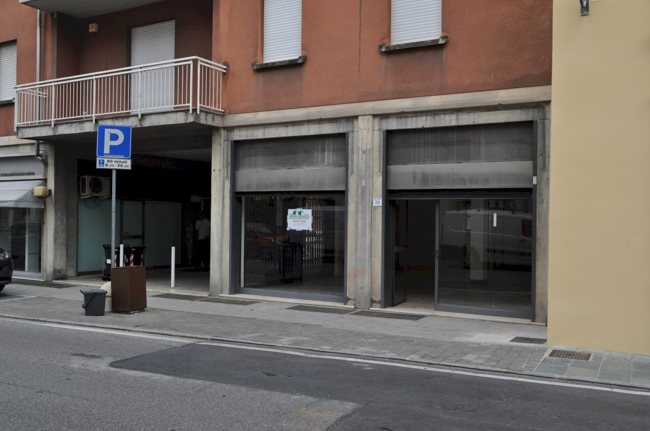 DSC_0003.JPG - Locale Commerciale via spezia 49, Collecchio - foto 1