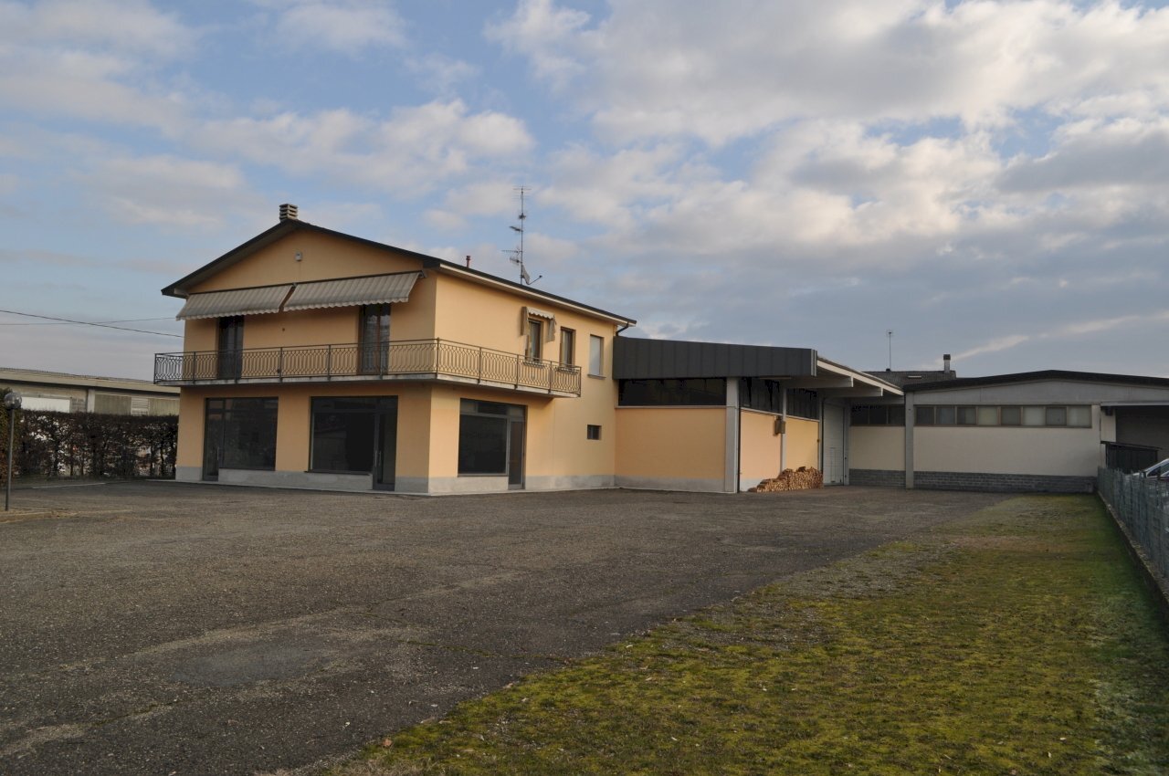 DSC_0007.JPG - Locale Commerciale Via Provinciale, Sala Baganza - foto 3