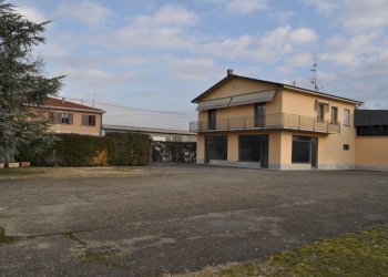 DSC_0008.JPG - Locale Commerciale Via Provinciale, Sala Baganza - foto 4