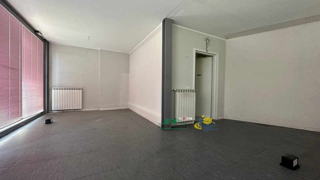 IMG_E2195.JPG - Office Viale Libertà 5, Collecchio - photo 1