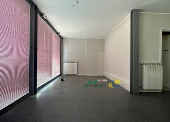 IMG_E2194.JPG - Ufficio Viale Libertà 5, Collecchio - foto 2