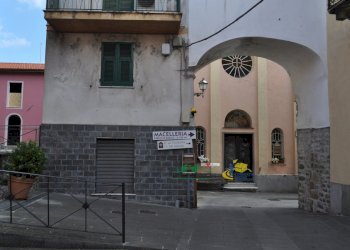 DSC_0606.JPG - Locale Commerciale Via San Bernardo Borgo, Brugnato - foto 1