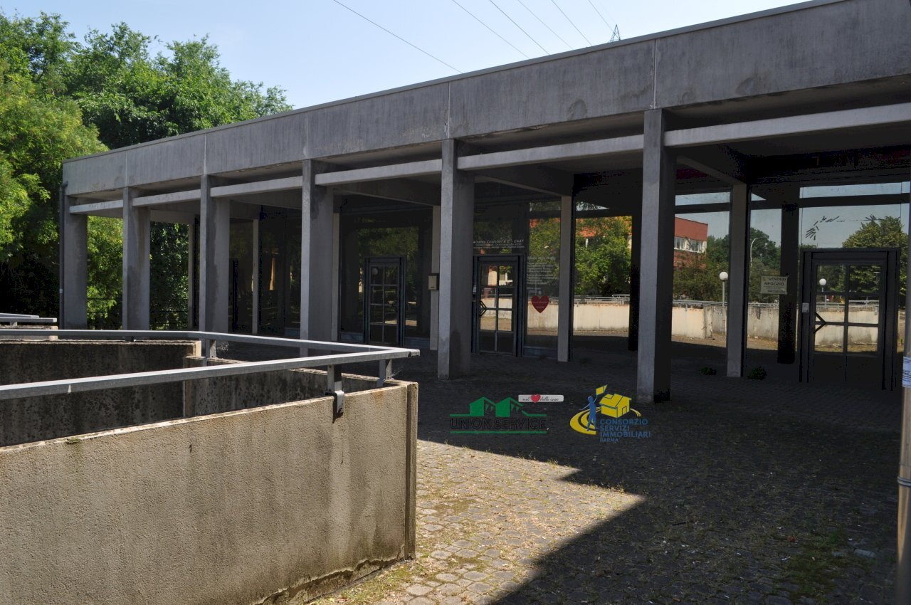 DSC_0090.JPG - Locale Commerciale Piazza Caduti di Superga, Parma - foto 1