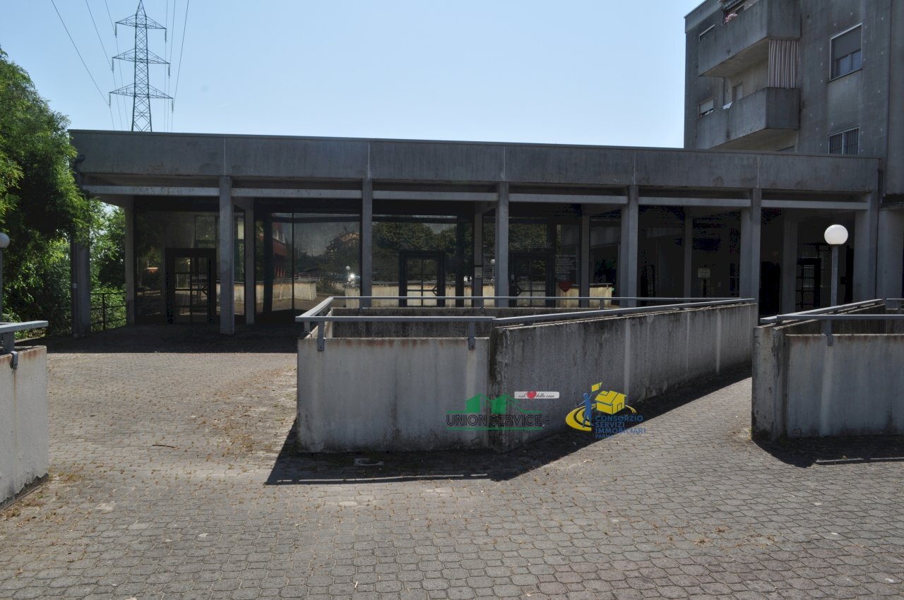 DSC_0092.JPG - Locale Commerciale Piazza Caduti di Superga, Parma - foto 3