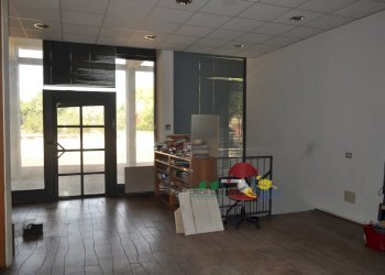 DSC_0114.JPG - Commercial Premises Piazza Caduti di Superga, Parma - photo 25