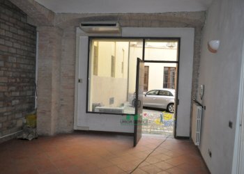 DSC_0100.JPG - Office Vicolo San Tiburzio, Parma - photo 2