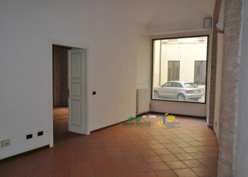 DSC_0106.JPG - Office Vicolo San Tiburzio, Parma - photo 8