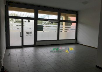 IMG_4242.JPG - Locale Commerciale via del giardinetto 6/d, Collecchio - foto 2