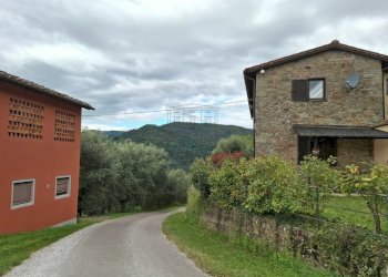 vendesi complesso di 2 rustici con piscine uliveto - Casale Via Casa Nuova, Pescia - foto 4