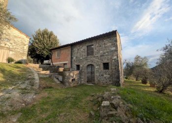 casa in pietra ristrutturata vendesi colline l.jpg - Casale via del Calissi 18, Pescaglia - foto 16