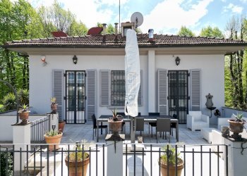 vendesi villa ristrutturata con giardino e terrazz - Villa Viale Pacini 35, Lucca - foto 4