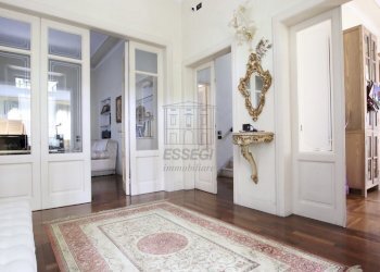 vendesi villa ristrutturata con giardino e terrazz - Villa Viale Pacini 35, Lucca - foto 5