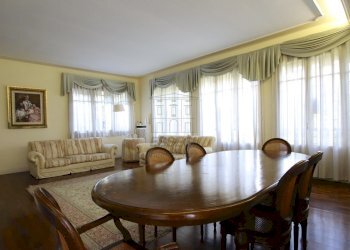 vendesi villa ristrutturata con giardino e terrazz - Villa Viale Pacini 35, Lucca - foto 12