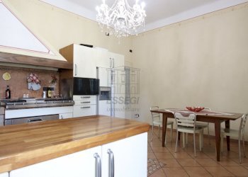 vendesi villa ristrutturata con giardino e terrazz - Villa Viale Pacini 35, Lucca - foto 16