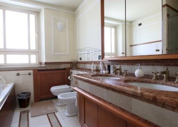 vendesi villa ristrutturata con giardino e terrazz - Villa Viale Pacini 35, Lucca - foto 27