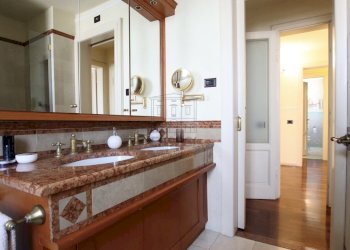 vendesi villa ristrutturata con giardino e terrazz - Villa Viale Pacini 35, Lucca - foto 28