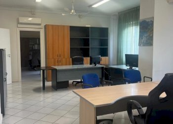 Interessante ufficio in affitto Lucca (8).jpg - Ufficio Viale Castruccio Castracani 395, Lucca - foto 2