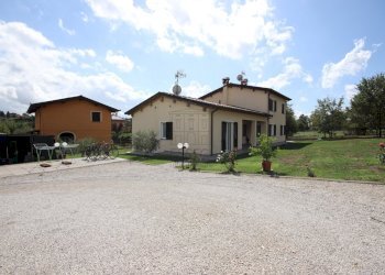 villa divisa in due abitazioni IA04117 (43).JPG - Villa Erta della Chiesa, Porcari 4, Porcari - foto 3