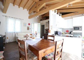 villa divisa in due abitazioni IA04117 (2).JPG - Villa Erta della Chiesa, Porcari 4, Porcari - foto 7