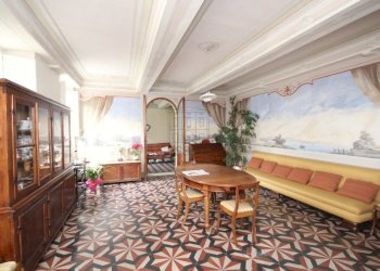 IMPORTANTE VILLA STORICA SULLA PRIMA COLLINA (17) - Villa Via del Caporale 773, Lucca - foto 12