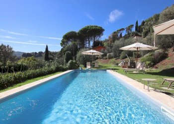 vendesi casa colonica con piscina e giardino lucca - Rustico Via di Mastiano e Gugliano 1024, Lucca - foto 1