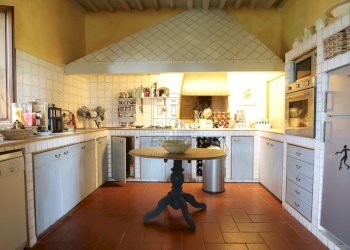 vendesi casa colonica con piscina e giardino lucca - Rustico Via di Mastiano e Gugliano 1024, Lucca - foto 16