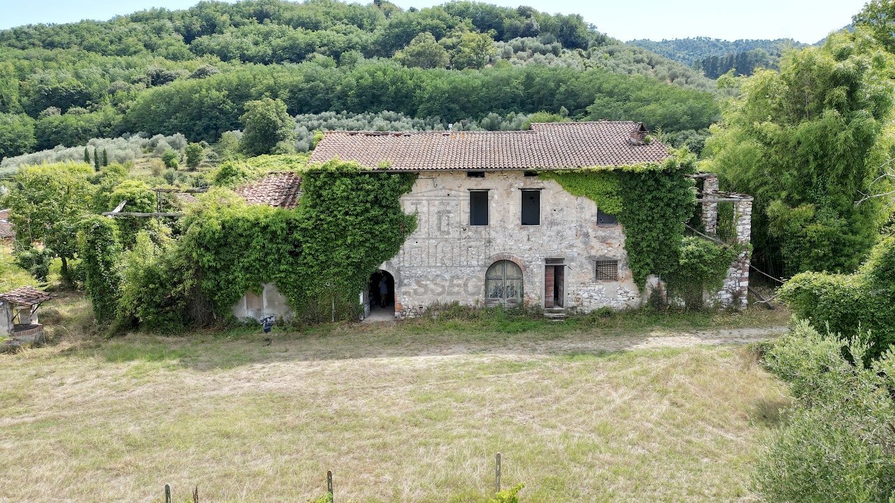 vendesi casa colonica da ritrutturare lucca collin - Casale Via del Cimitero ⅩⅩⅠⅠⅠ 529, Lucca - foto 2
