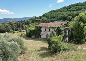 vendesi casa colonica da ritrutturare lucca collin - Casale Via del Cimitero ⅩⅩⅠⅠⅠ 529, Lucca - foto 1