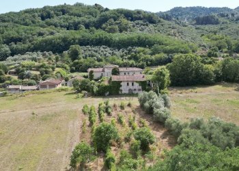 vendesi casa colonica da ritrutturare lucca collin - Casale Via del Cimitero ⅩⅩⅠⅠⅠ 529, Lucca - foto 12
